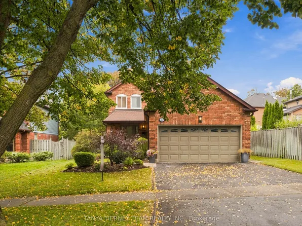 25 Coulton Ct, Whitby, ON L1N 7A9