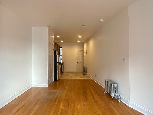 2nd image of 159 Christopher St #5R