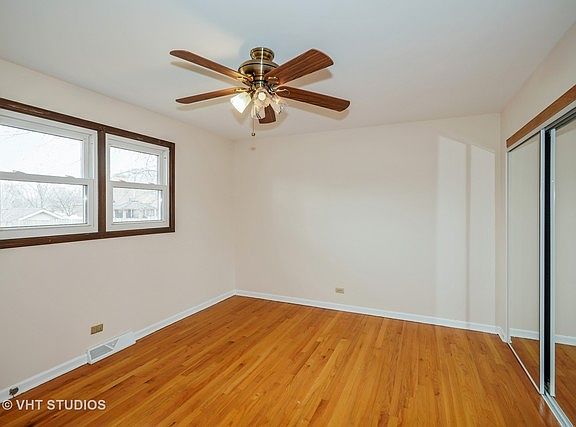 5th image of 204 Indian Oaks Dr