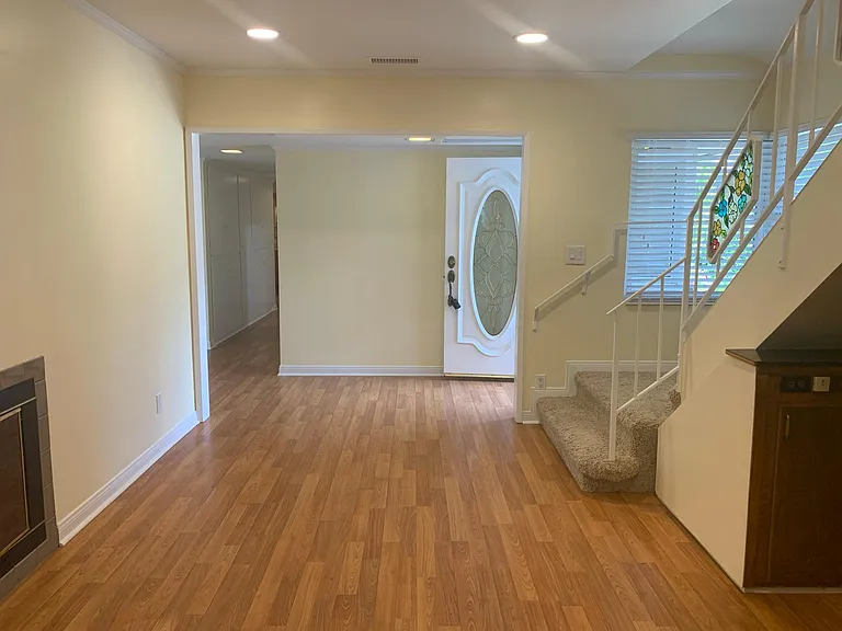 2023 Karen St — Photo 3