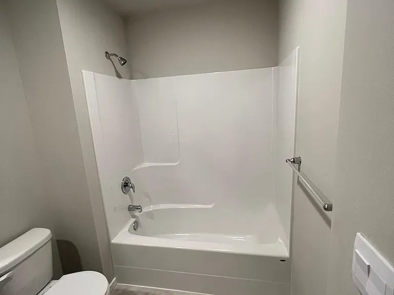 4259 Savannah Loop NE — Photo 15