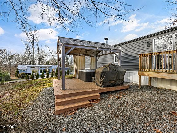 5th image of 1729 Walnut Hill Ln