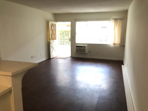 2nd image of 312 E Live Oak St APT 3