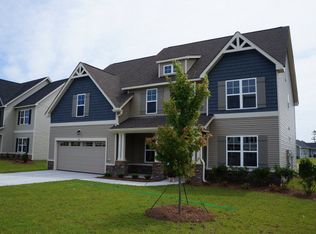 106 Pine Lake Dr, Maple Hill, NC 28454