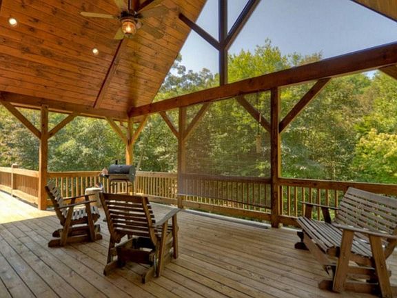 3rd image of 151 Hickory Hills Trl