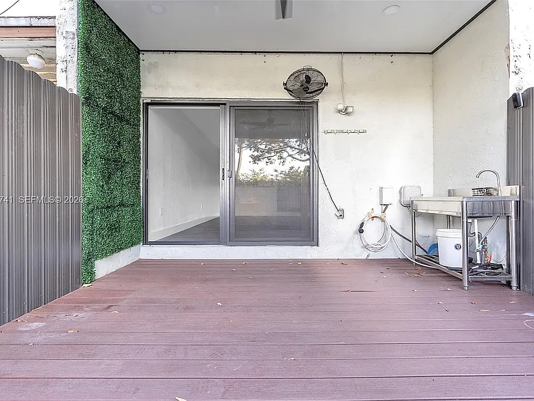 1901 NW South River Dr #28C — Photo 34