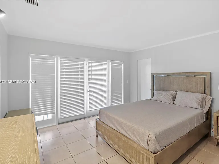 2420 SE 17th Cswy #301C — Photo 10