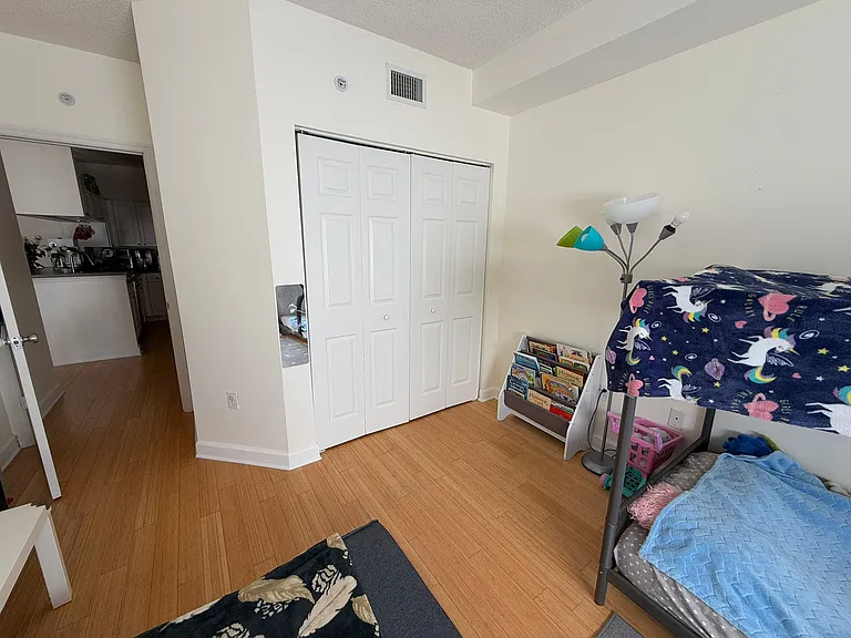 17145 N Bay Rd #Penthouse 4609 — Photo 10