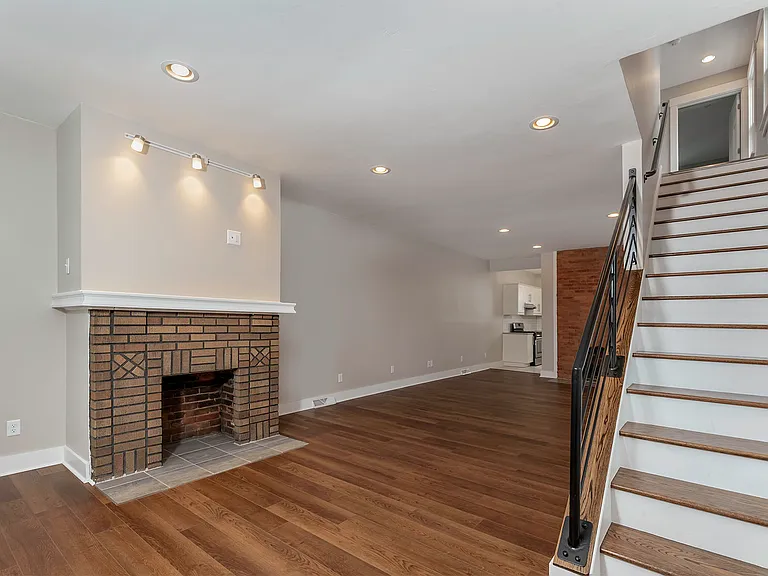 127 E 18th Ave — Photo 6