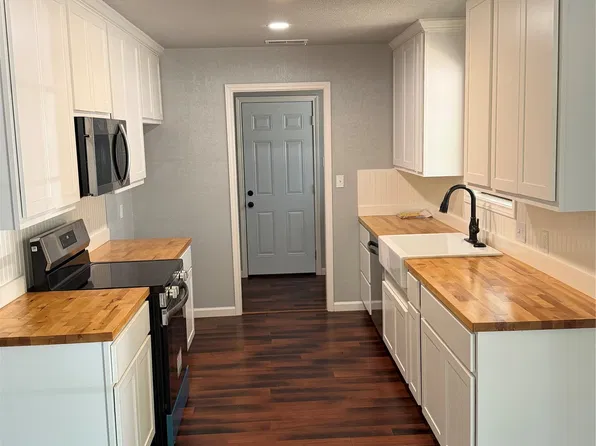 209 Porter Ct, Crowley, TX 76036