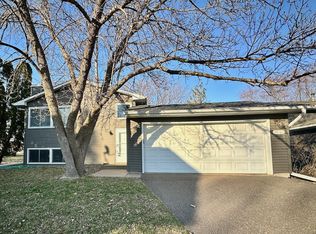 7648 Capetown Plz, Woodbury, MN 55125