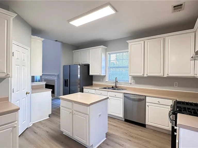 515 Weathervane Ct — Photo 12