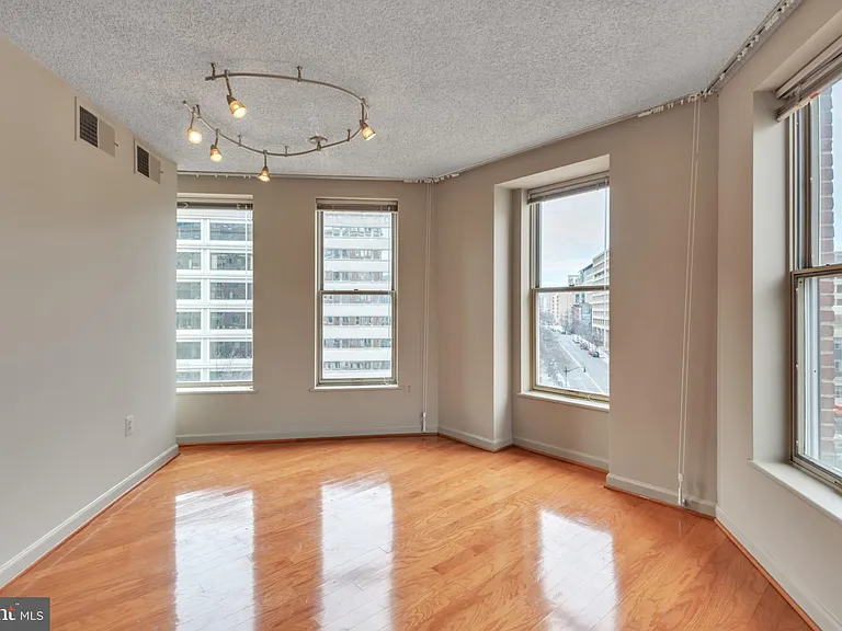 601 Pennsylvania Ave NW #805 — Photo 8