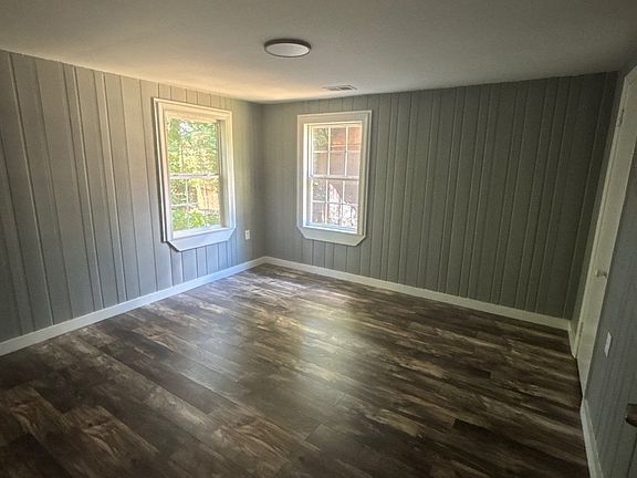 3rd image of 2421 Mount Carmel Rd