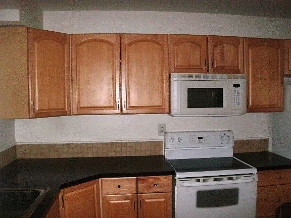 4th image of 860 SE 6th Ave APT 301
