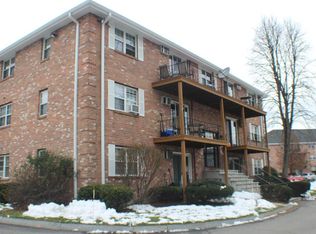 7 Karen Cir APT 11, Billerica, MA 01821
