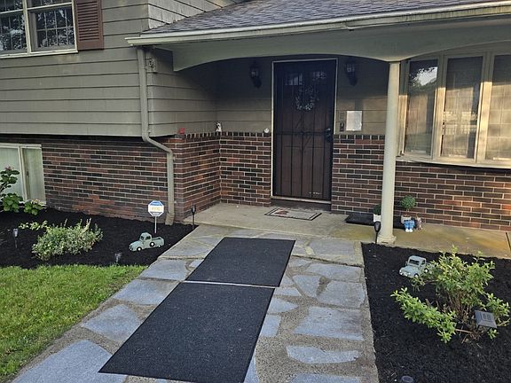 4th image of 54 Country Hills Road