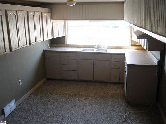 4th image of 634 Brookside Dr