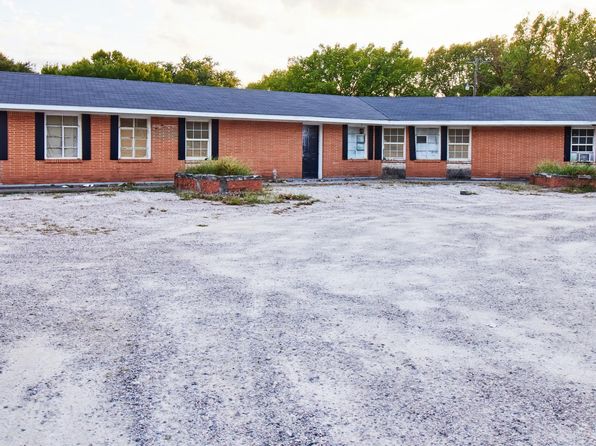 1504 Sherman Dr #101, Whitesboro, TX 76273