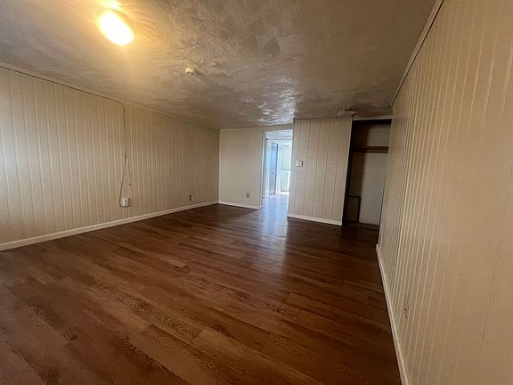 3rd image of 160 6th St APT 3