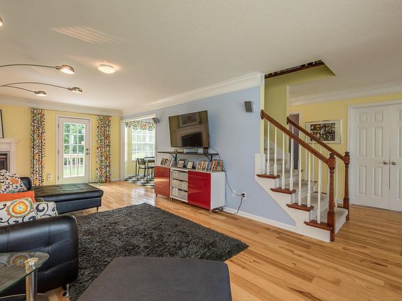 5th image of 5304 Mount Holly Ln