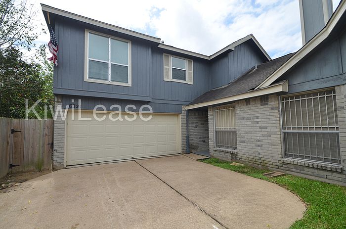 1st image of 6321 Southwood Ct N