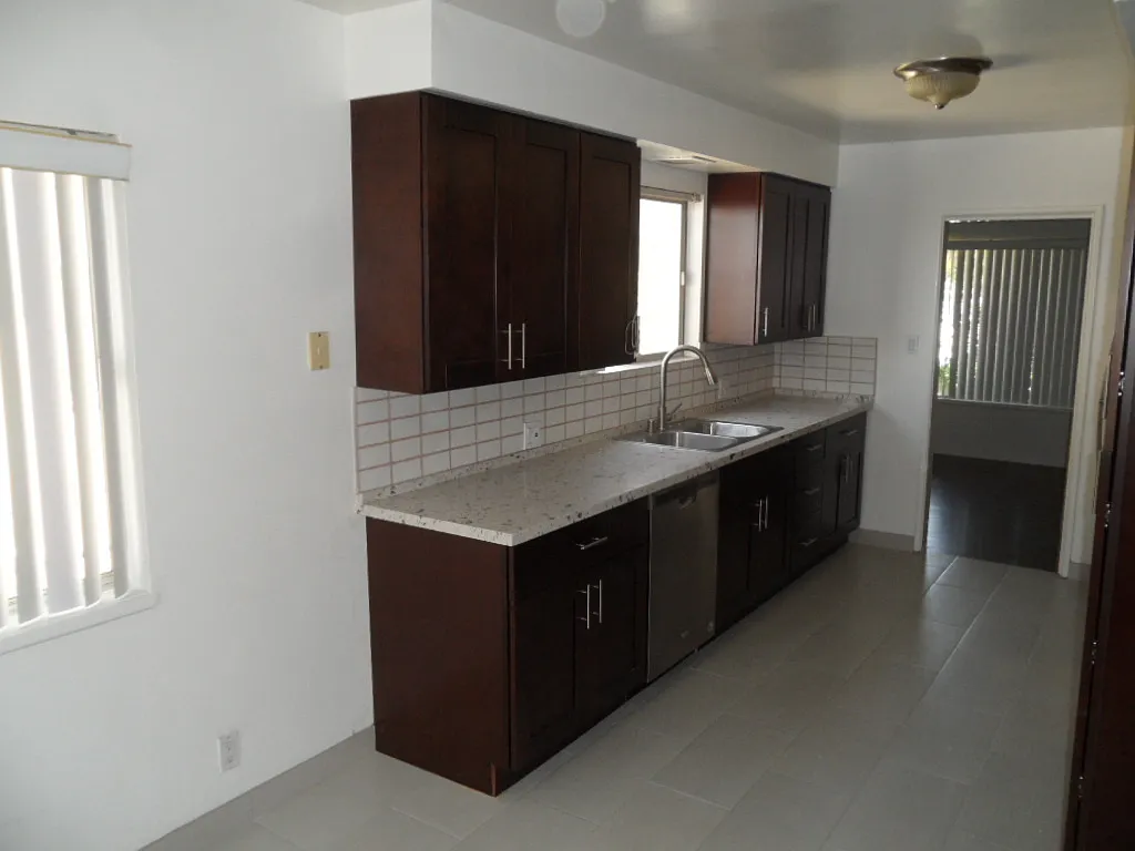 Ladera Heights — Photo 4