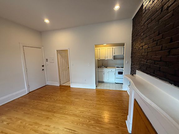 3rd image of 670 Tremont St #3R