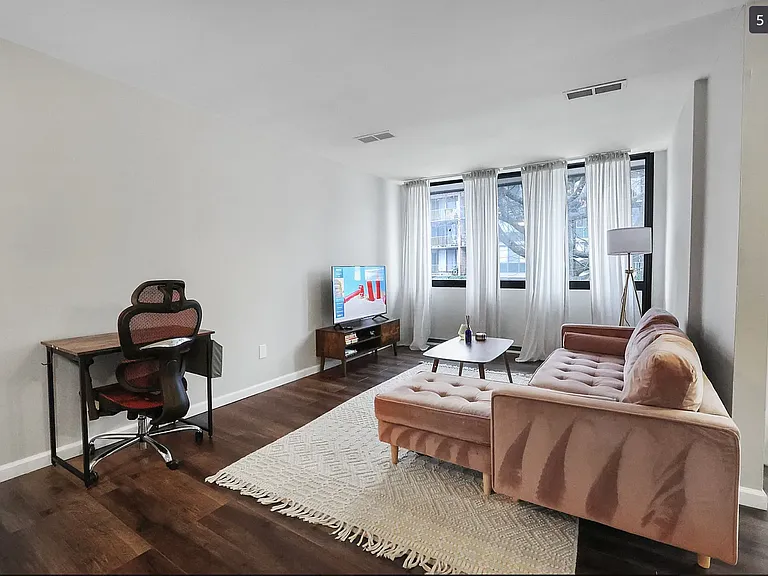 487 N Armistead St #301 — Photo 9