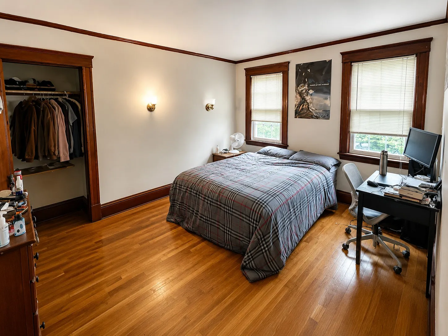 3 bed, 1350 sqft, $2,800 — Photo 2