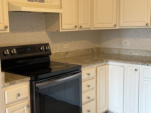 5th image of 8701 S Sacramento Ave APT 2NW