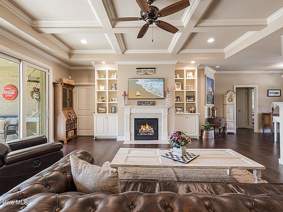 5th image of 613 Port Haven Way