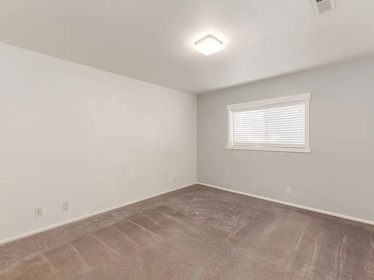 1196 E Waterside Cv #12 — Photo 13