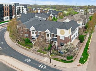 8014 Golden Valley Rd, Golden Valley, MN 55427