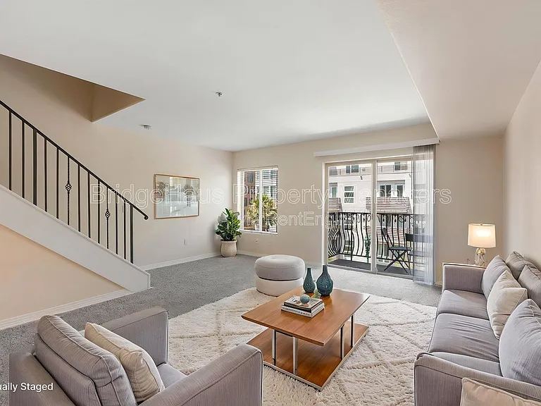 801 W Hawthorn St W #304 — Photo 1