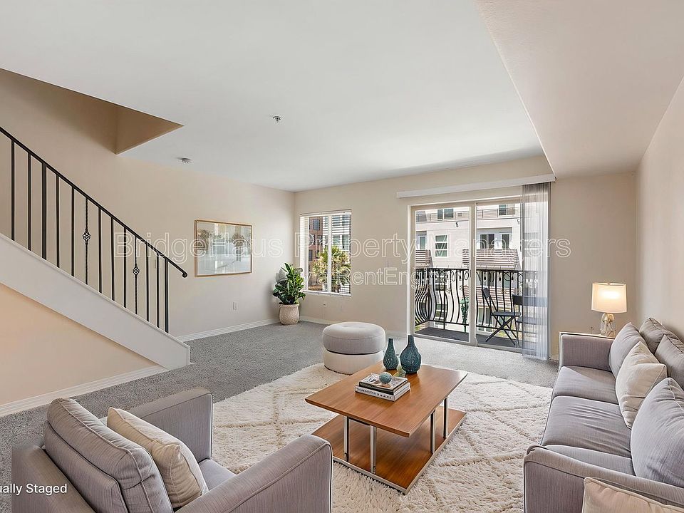 1st image of 801 W Hawthorn St W #304