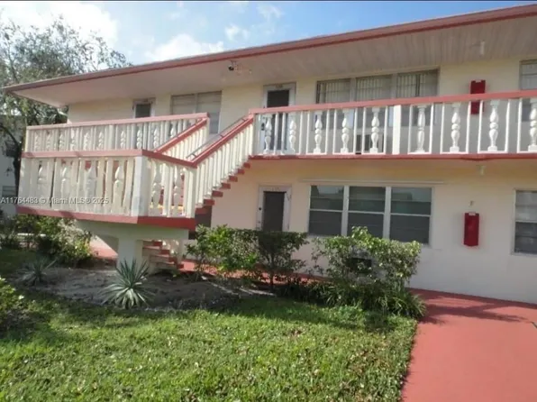 130 Camden E #F, West Palm Beach, FL 33417