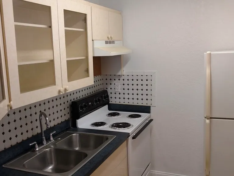 652 NW 3rd St #103 — Photo 2