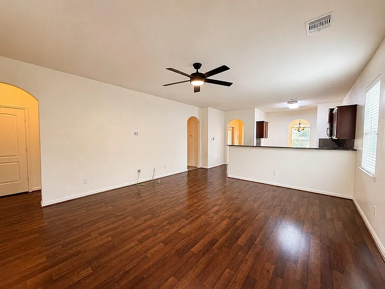 8739 Leclaire Meadow Dr — Photo 10