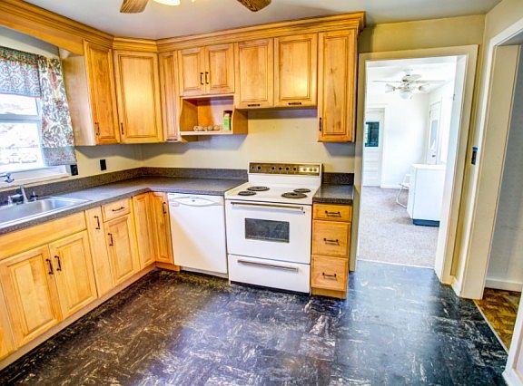 4th image of 2600 Oak Park Ave