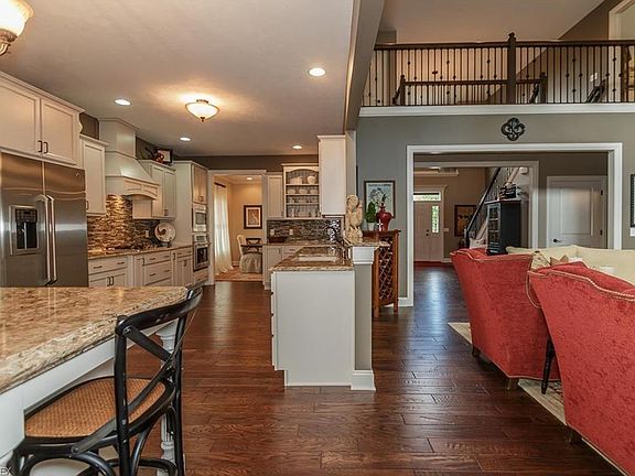 3rd image of 11188 Dobbins Way