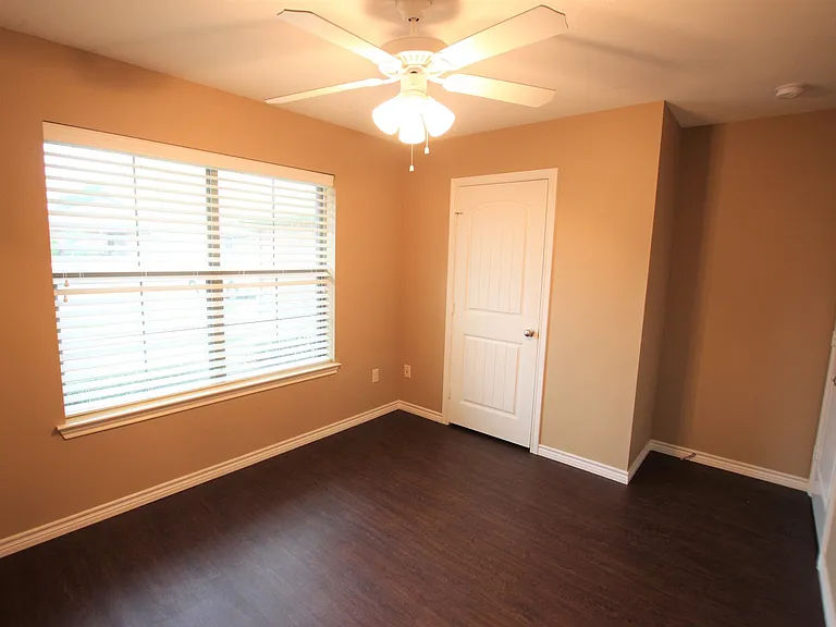 19401 King Ranch Dr — Photo 14