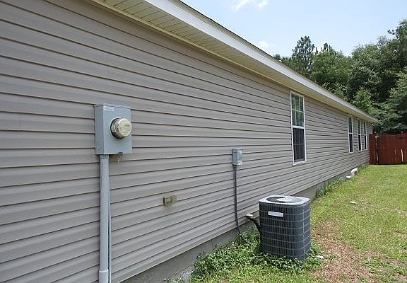3rd image of 4567 Deslin Dr
