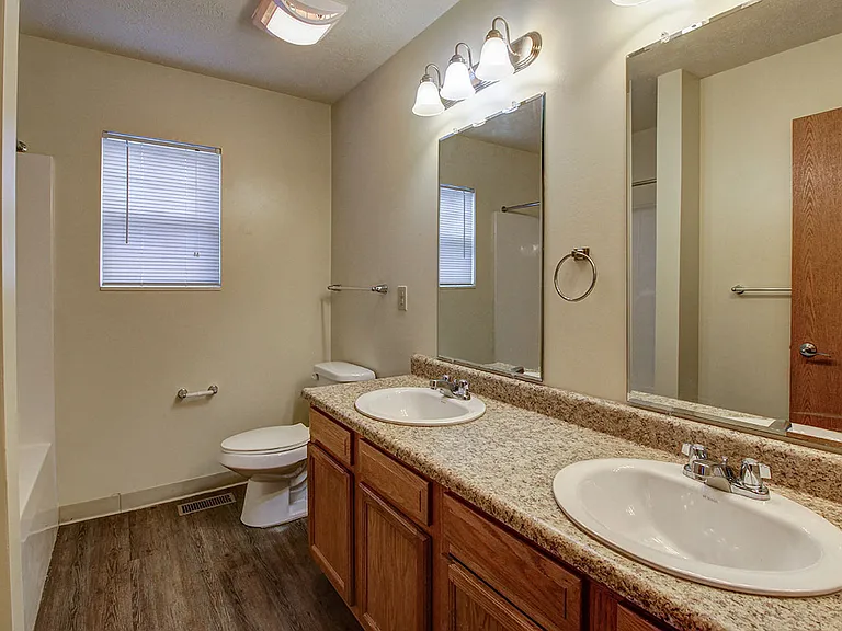 Floor plan 2 bathroom