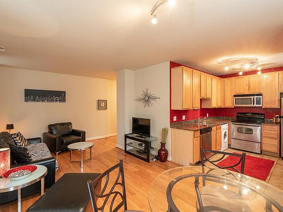 3rd image of 5630 Pershing Ave Unit 16