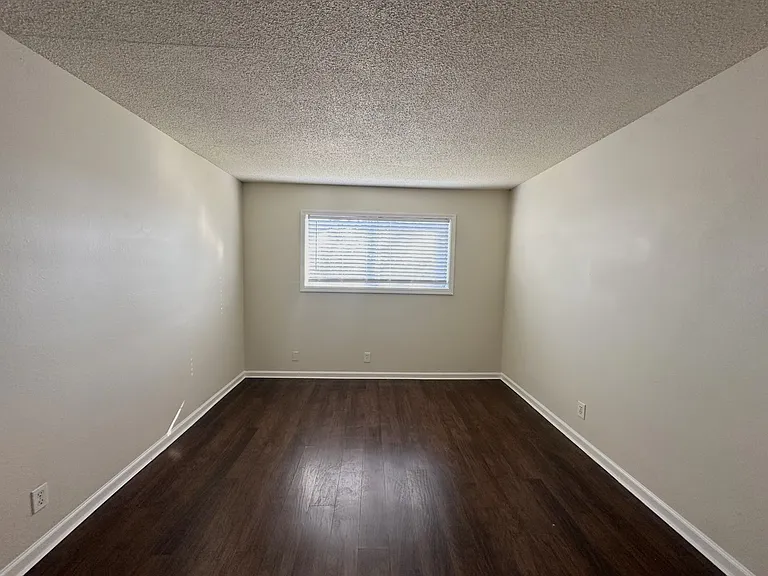 Lincoln Courtyards at 531 Glendora Avenue — Photo 48