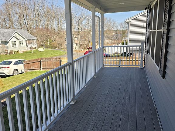 4th image of 229 Concord St