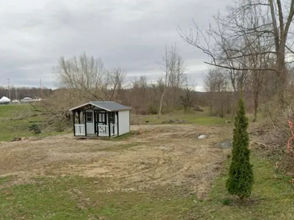 11935 Seitzinger Rd, North East, PA 16428