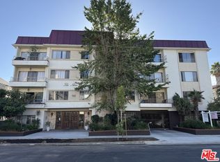 910 S Holt Ave APT 201, Los Angeles, CA 90035