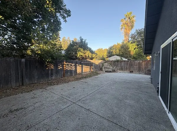 4076 W San Bruno Ave — Photo 18